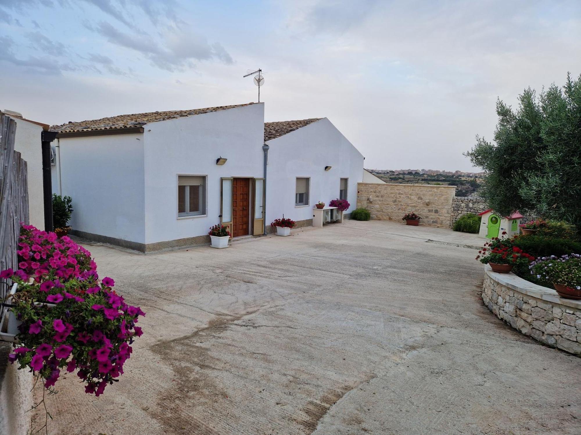 Casa Vacanza I Due Ulivi Модика Екстериор снимка