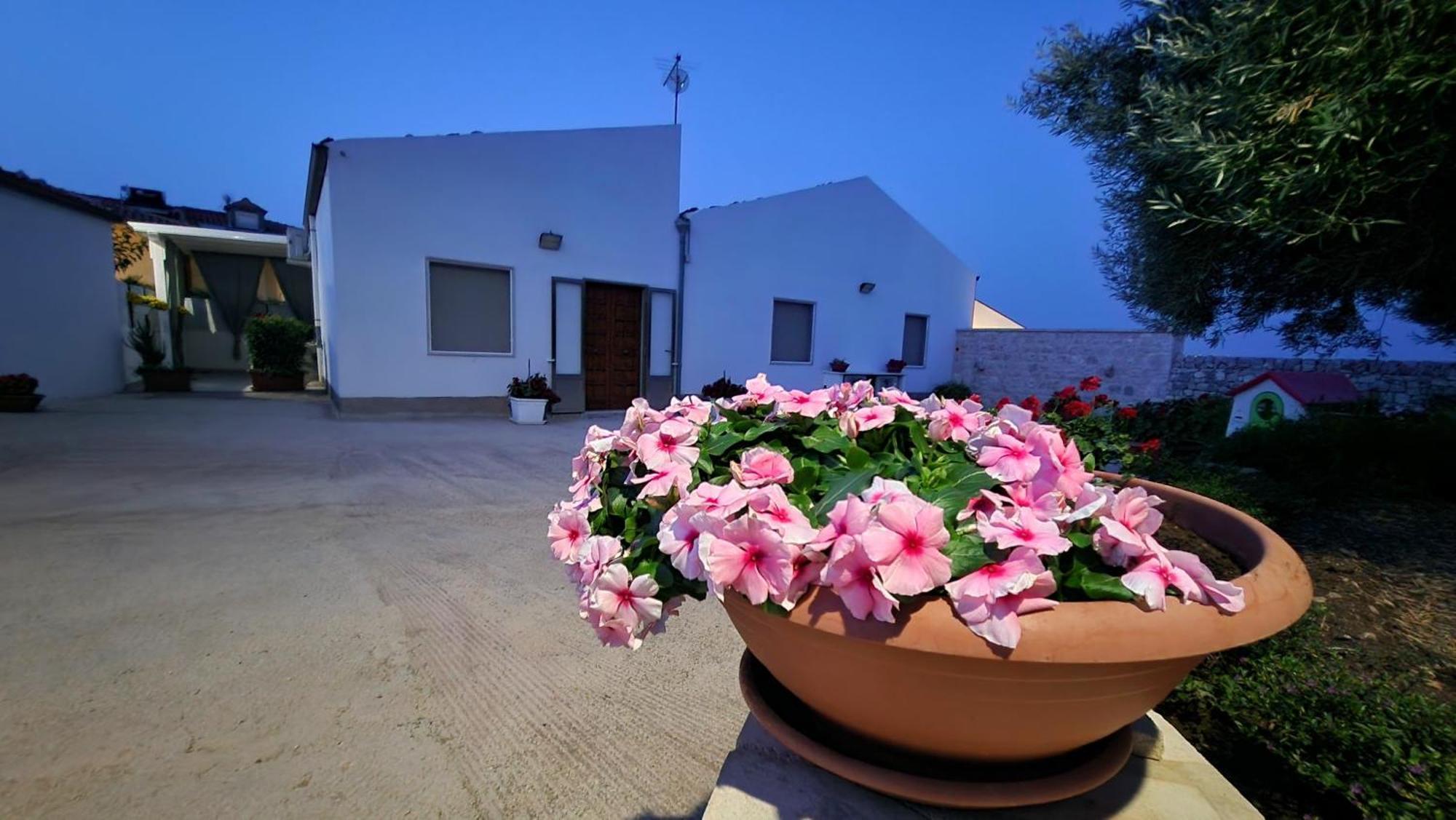 Casa Vacanza I Due Ulivi Модика Екстериор снимка
